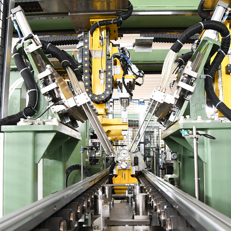 Automated and semi-automated engine assembly lines